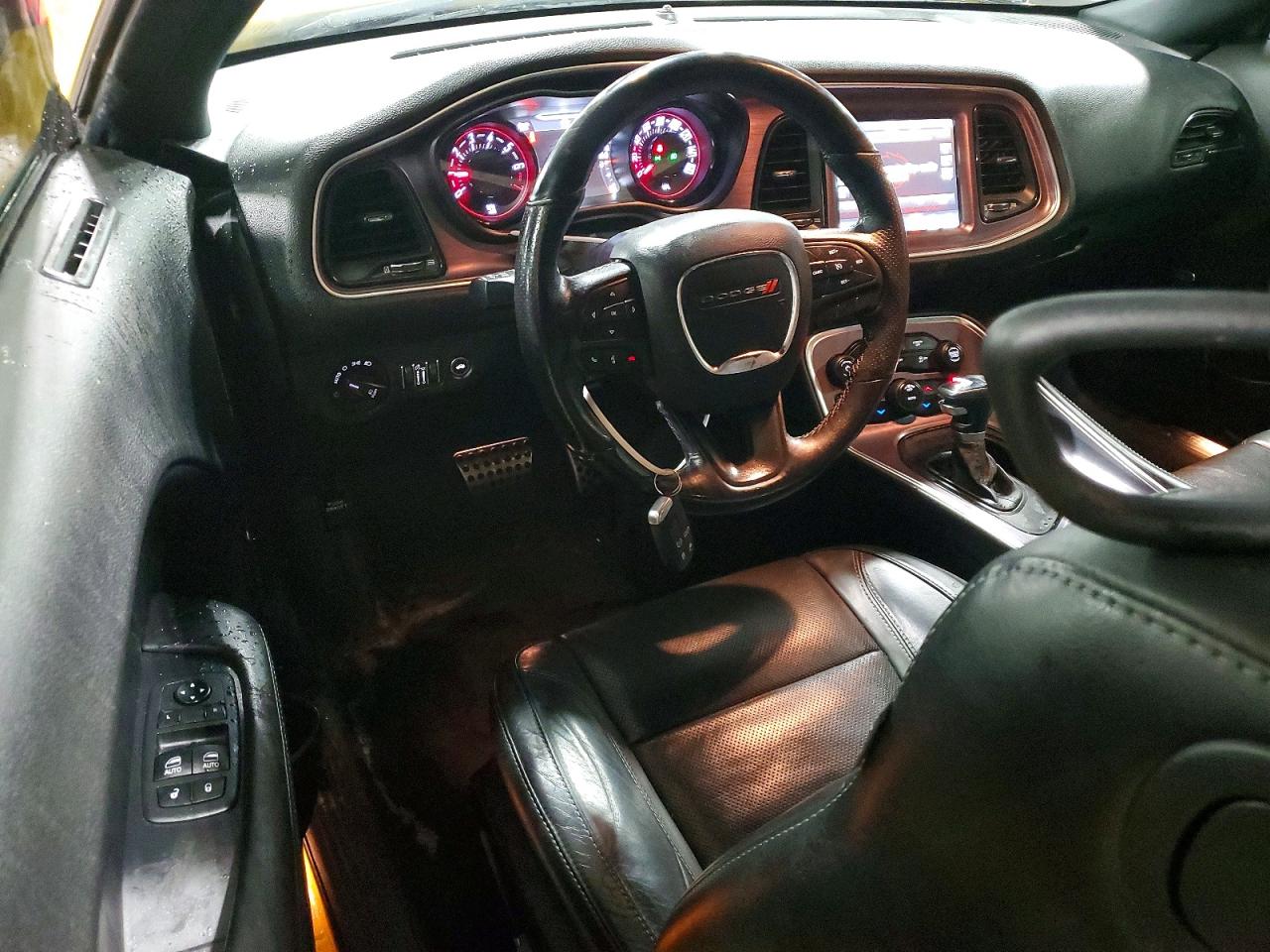 Dodge Challenger Sxt
