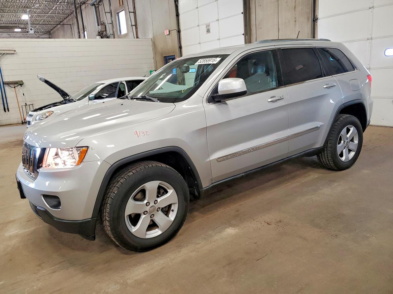 Salvage Jeep Cherokee Image