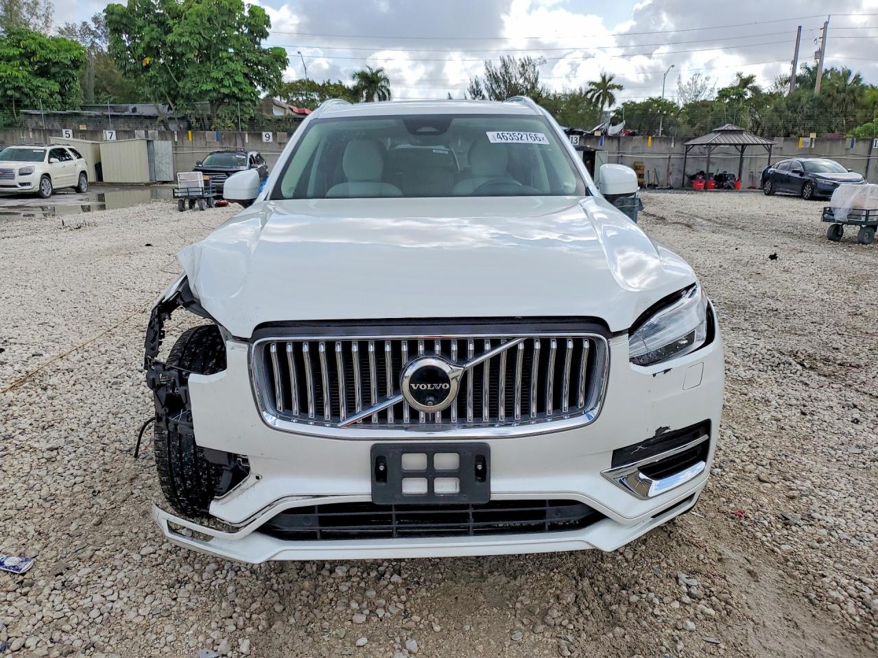 Volvo XC90 Plus