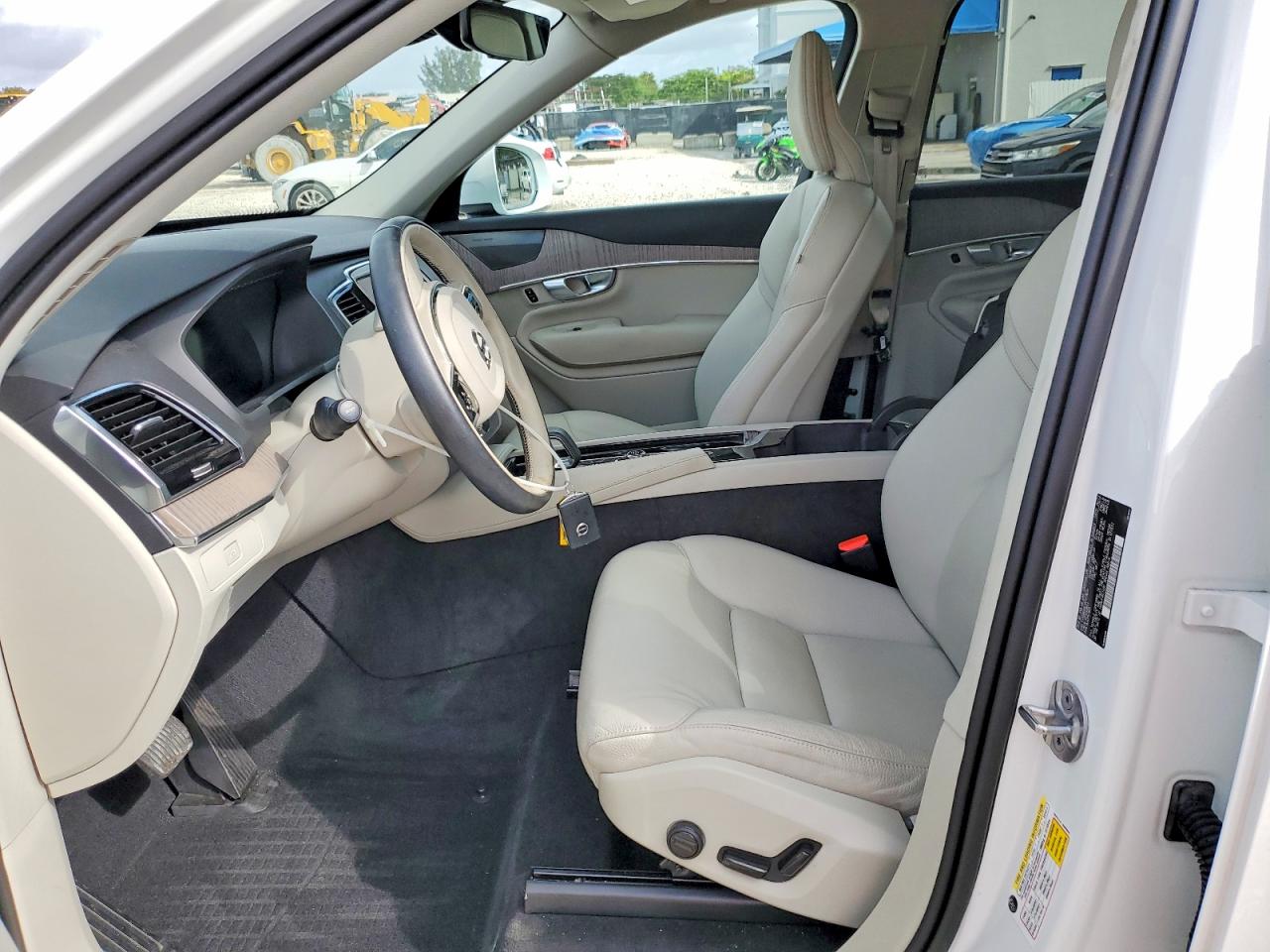 Volvo XC90 Plus