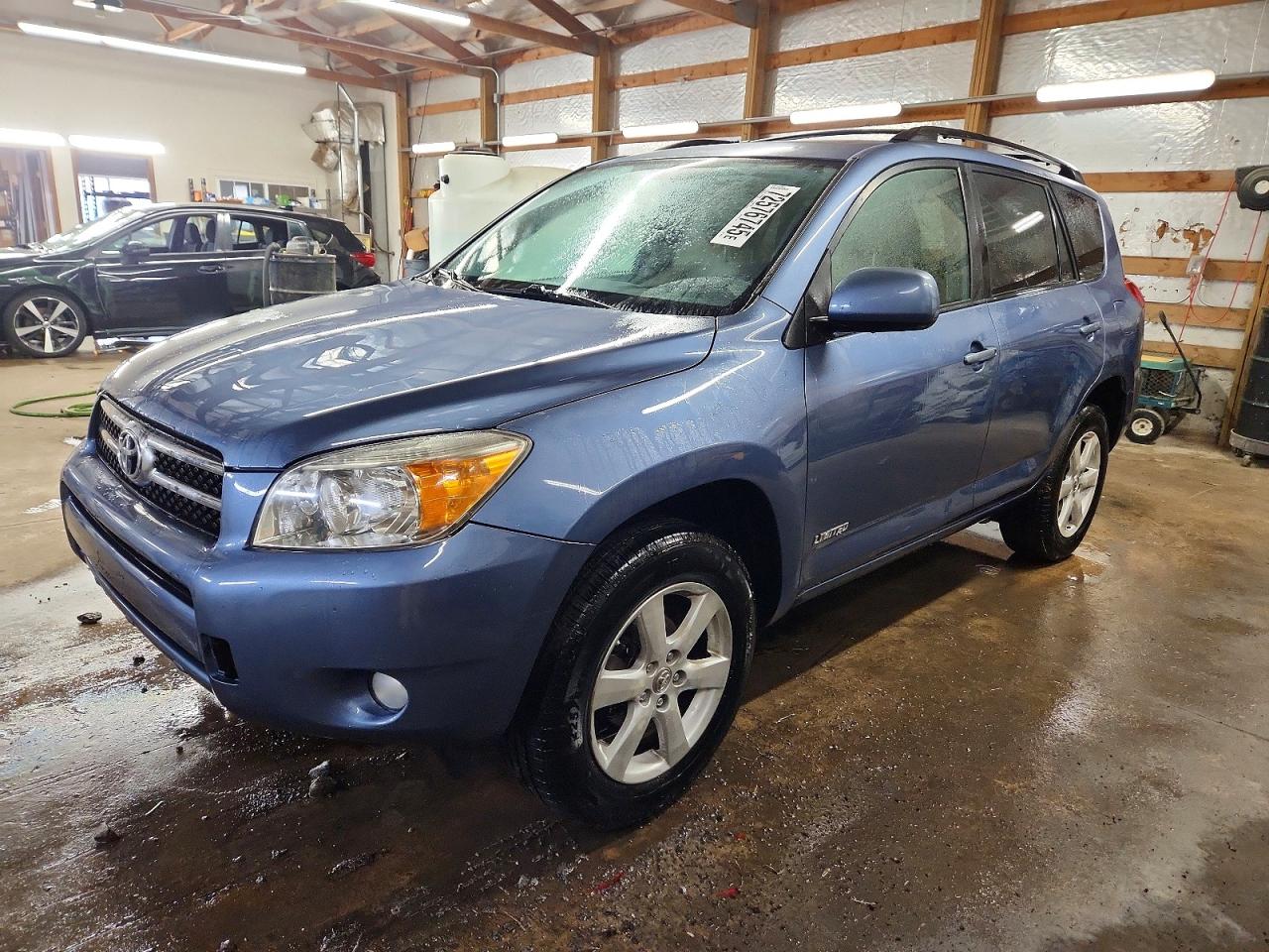 Salvage Toyota RAV4 Image