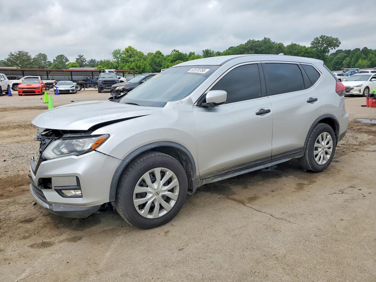 Salvage Nissan Rogue Image