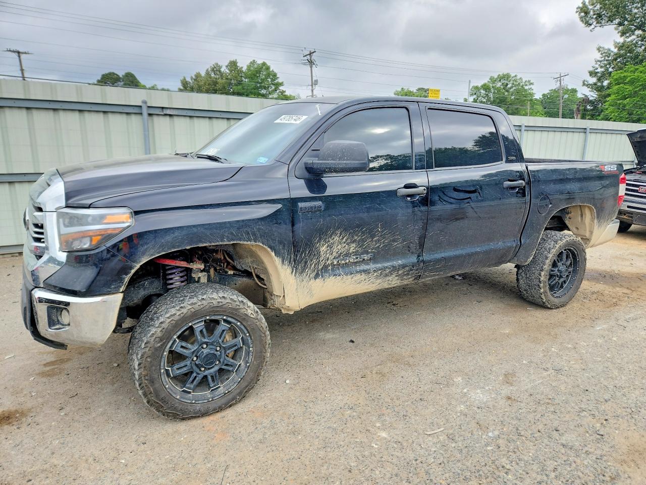 Salvage Toyota Tundra Image