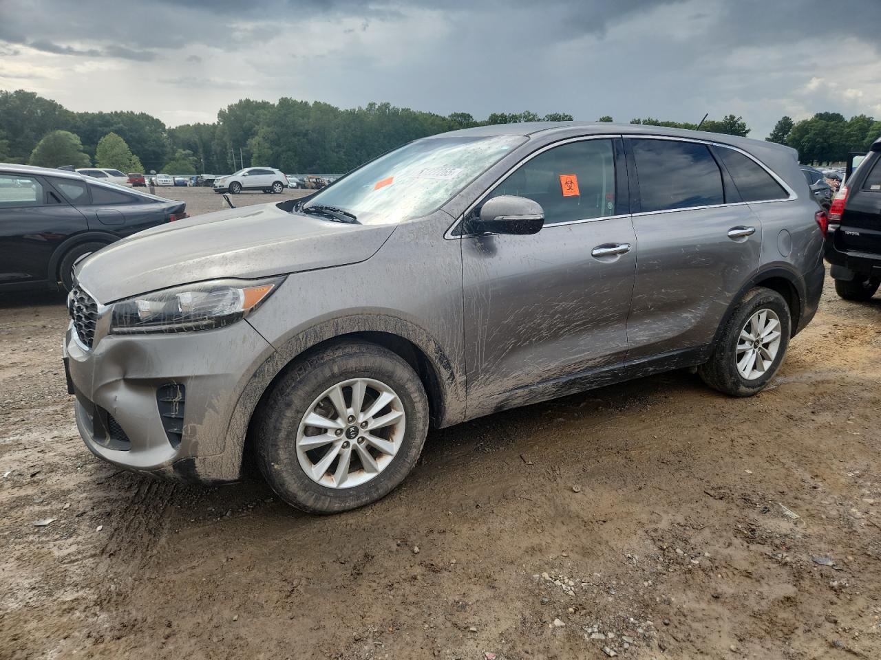 Salvage Kia Sorento Image