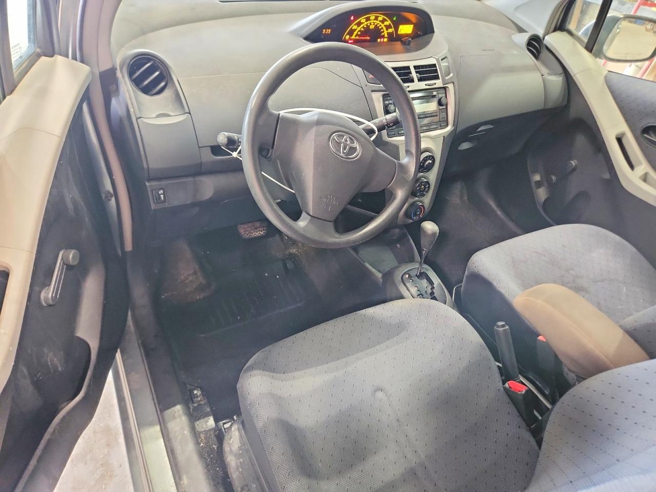 Toyota Yaris Base