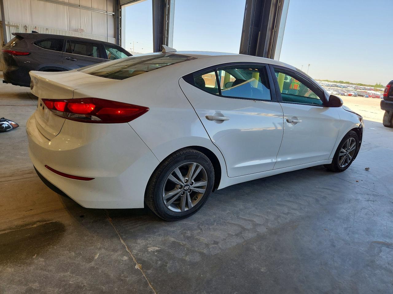 Hyundai ELANTRA Value Edition