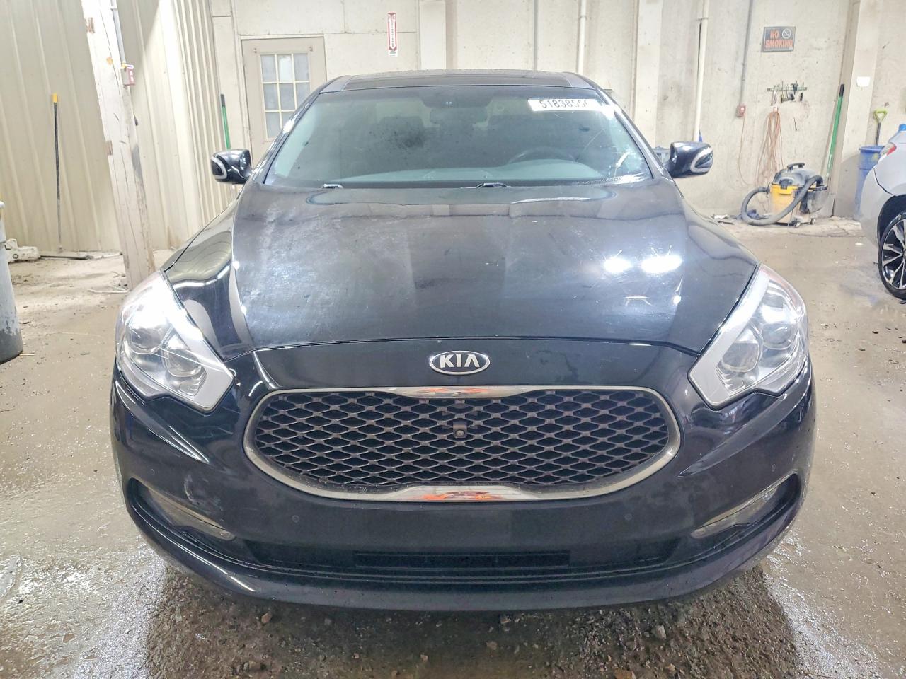 Kia K900 Premium