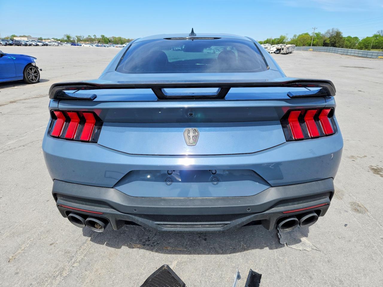 Ford Mustang Dark Horse