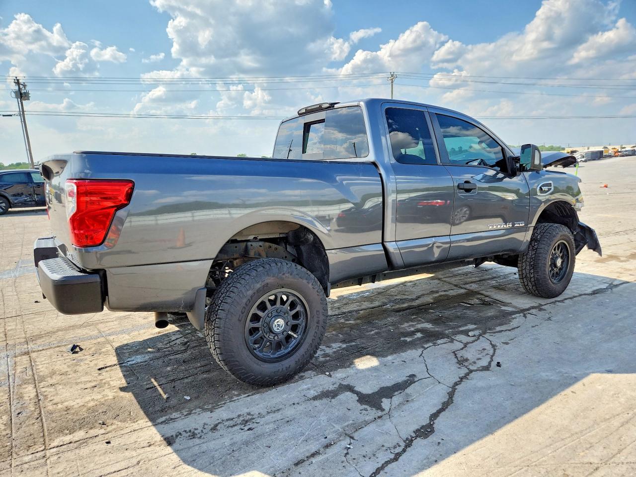 Nissan Titan S