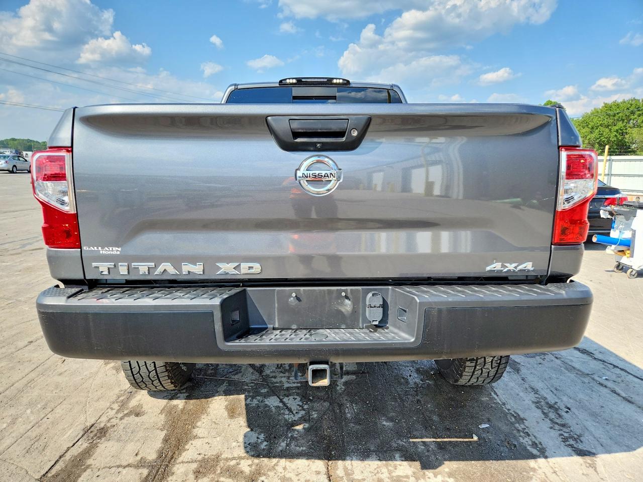 Nissan Titan S