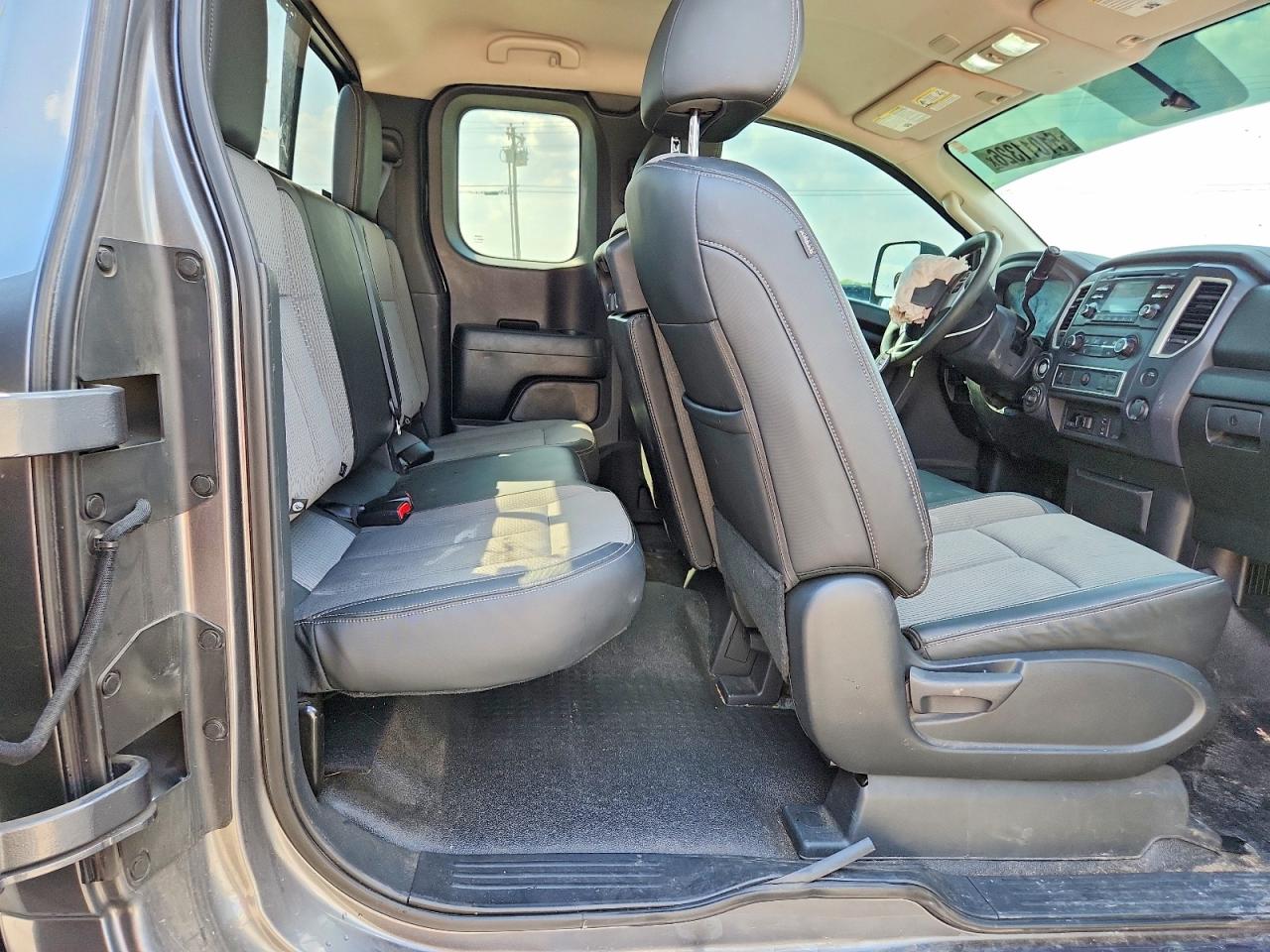 Nissan Titan S