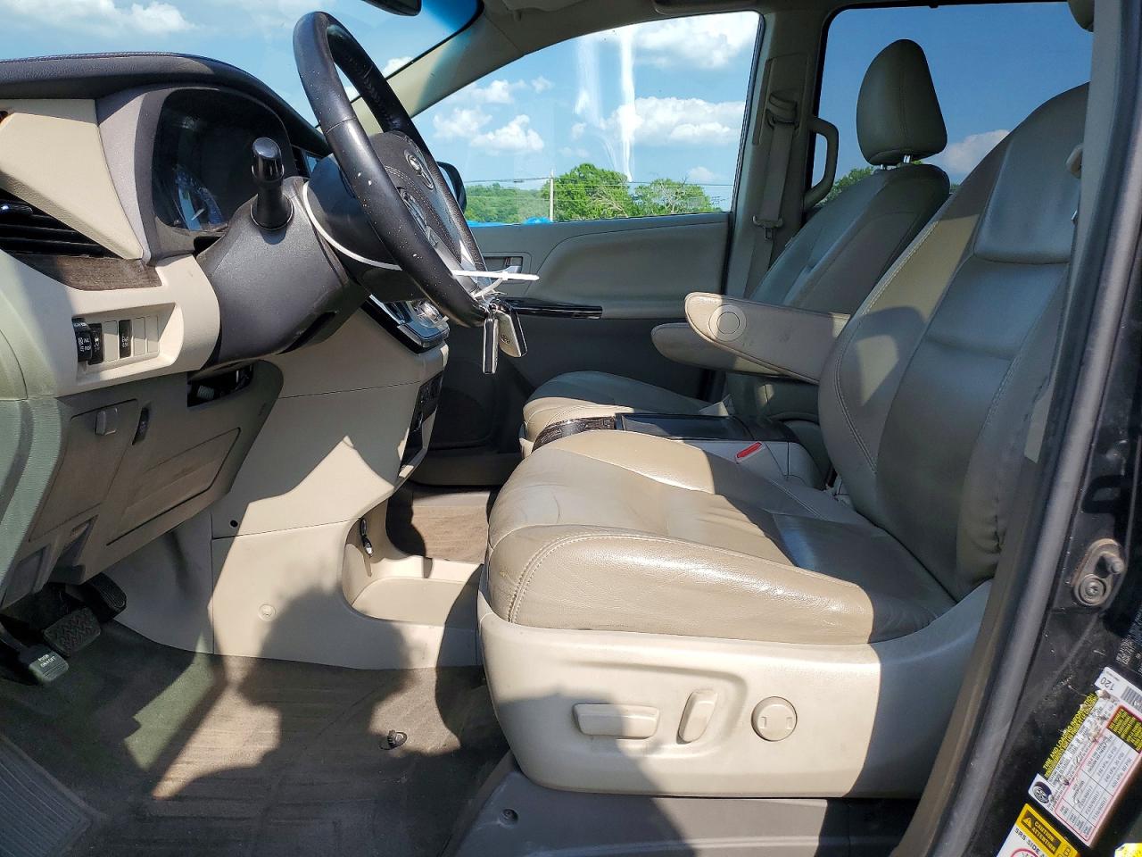 Toyota Sienna Xle 8-passenger