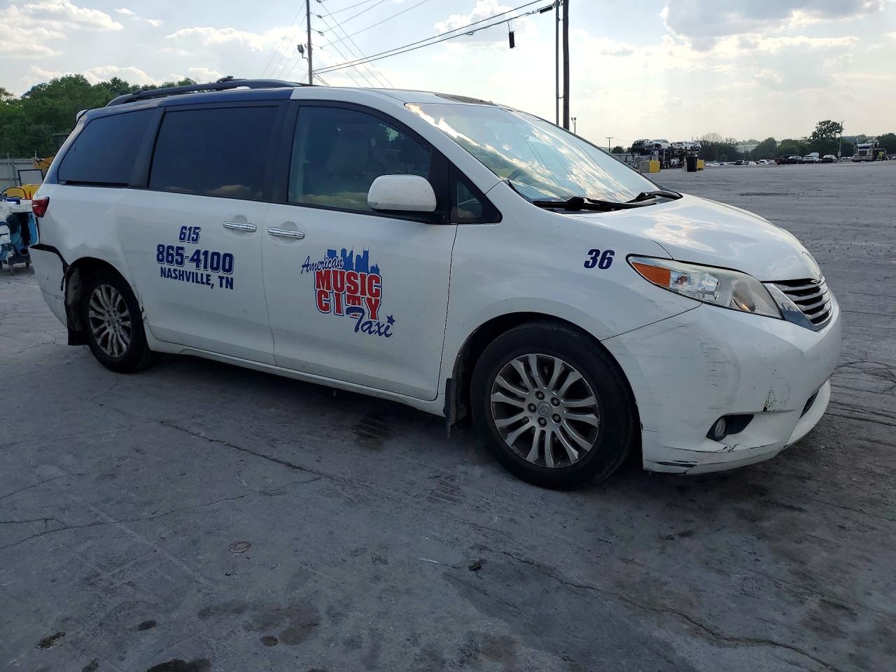 Toyota Sienna Xle 8-passenger