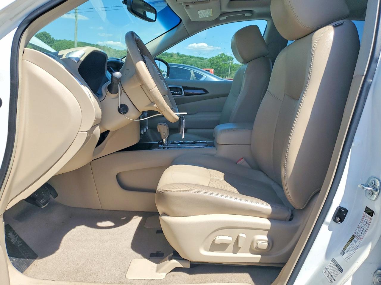 Nissan Pathfinder S