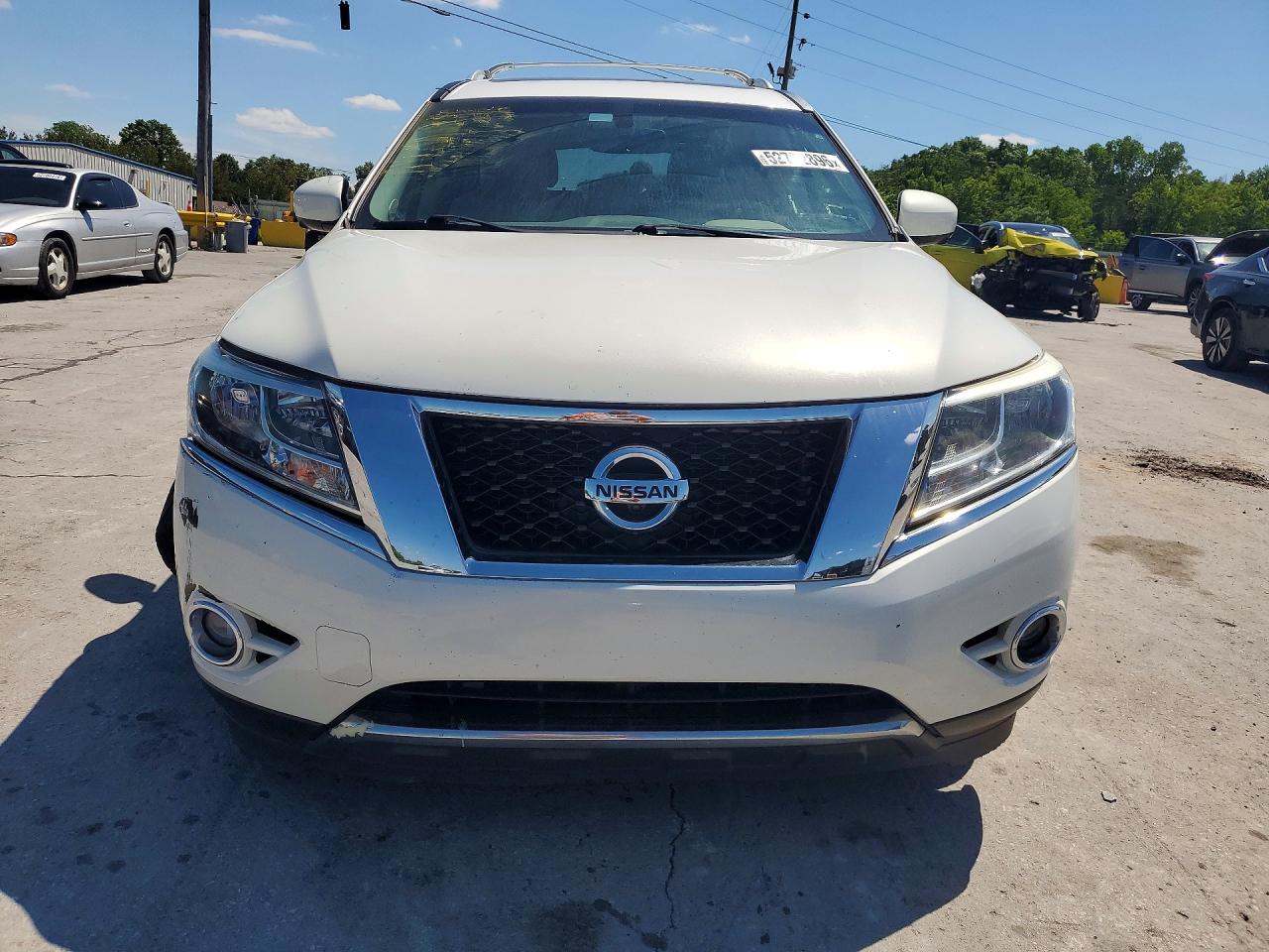 Nissan Pathfinder S