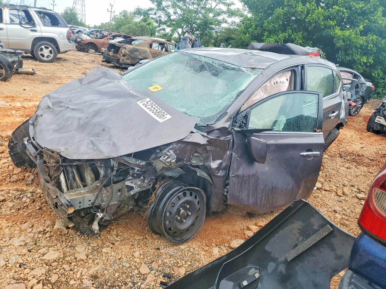 Salvage Nissan Sentra Image