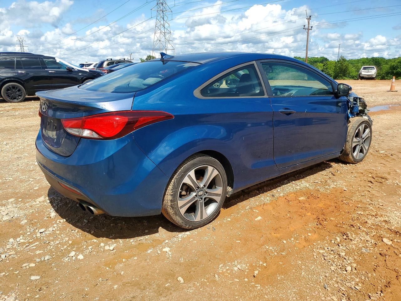 Hyundai ELANTRA Base
