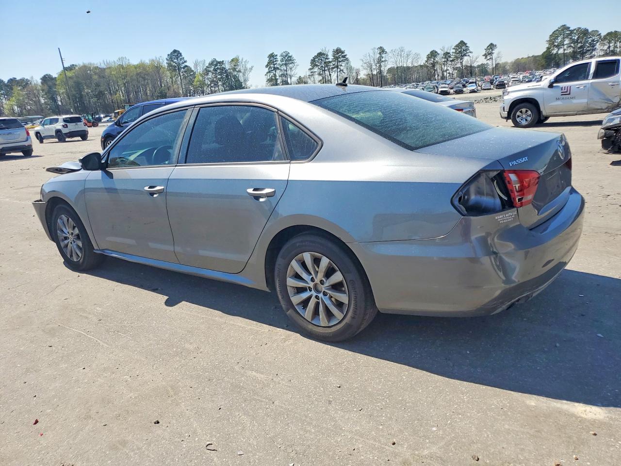 Volkswagen Passat S