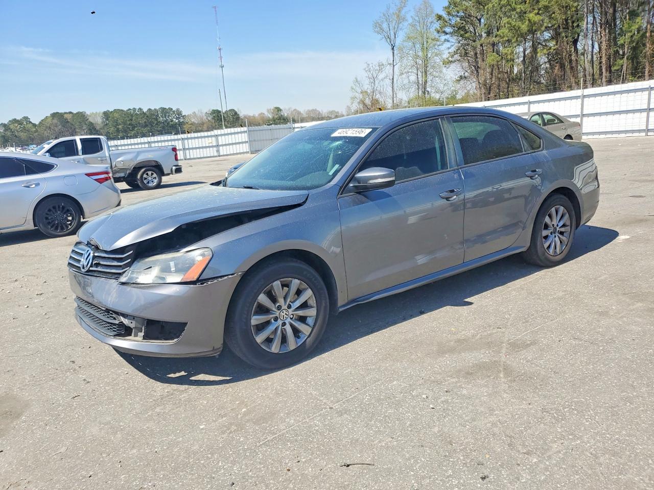 Salvage Volkswagen Passat Image