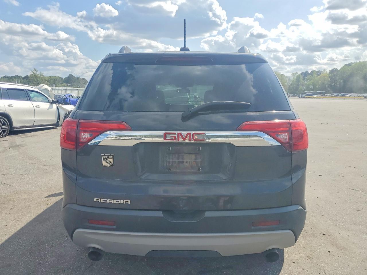 GMC Acadia Slt-1