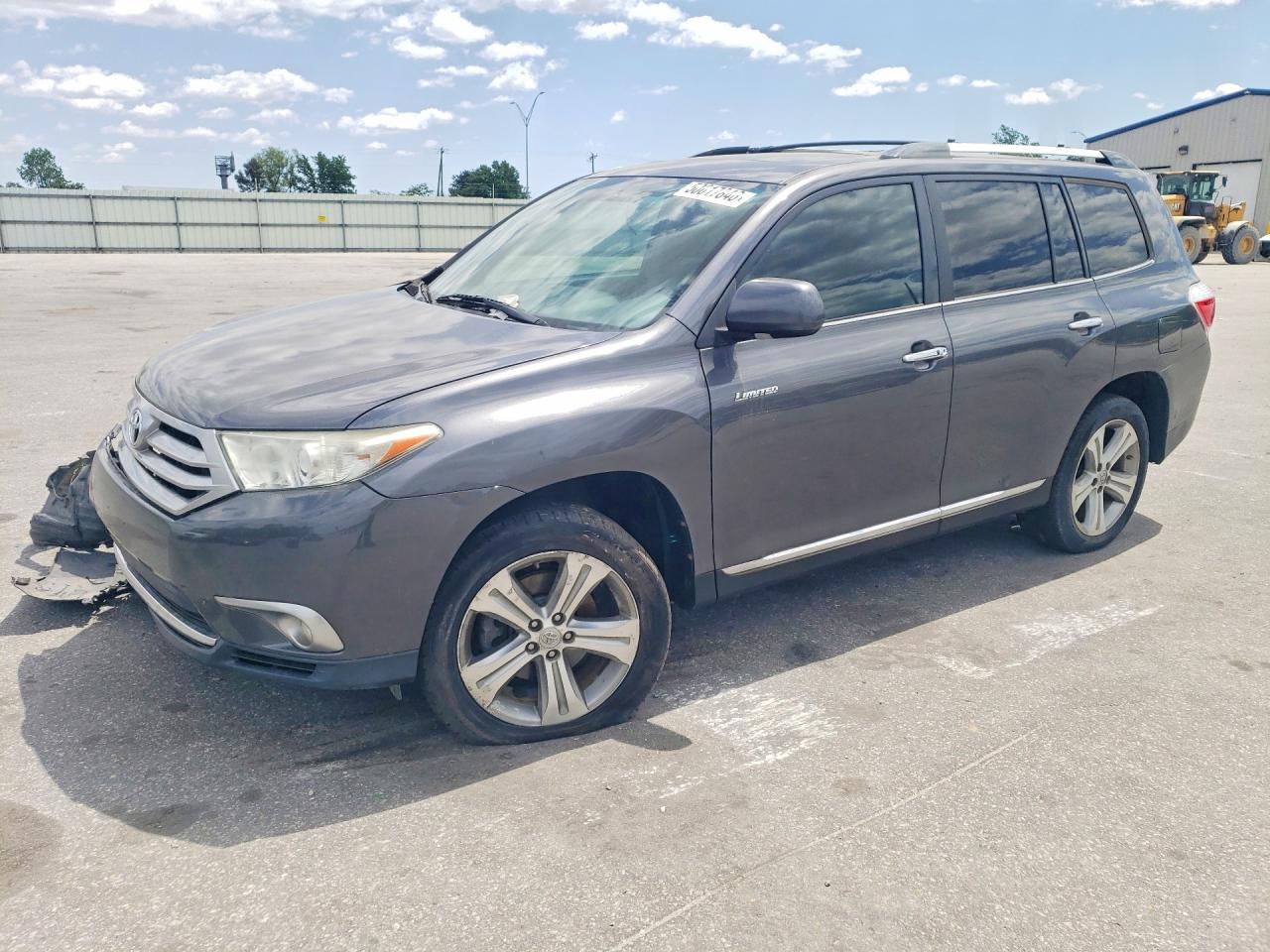Salvage Toyota Highlander Image