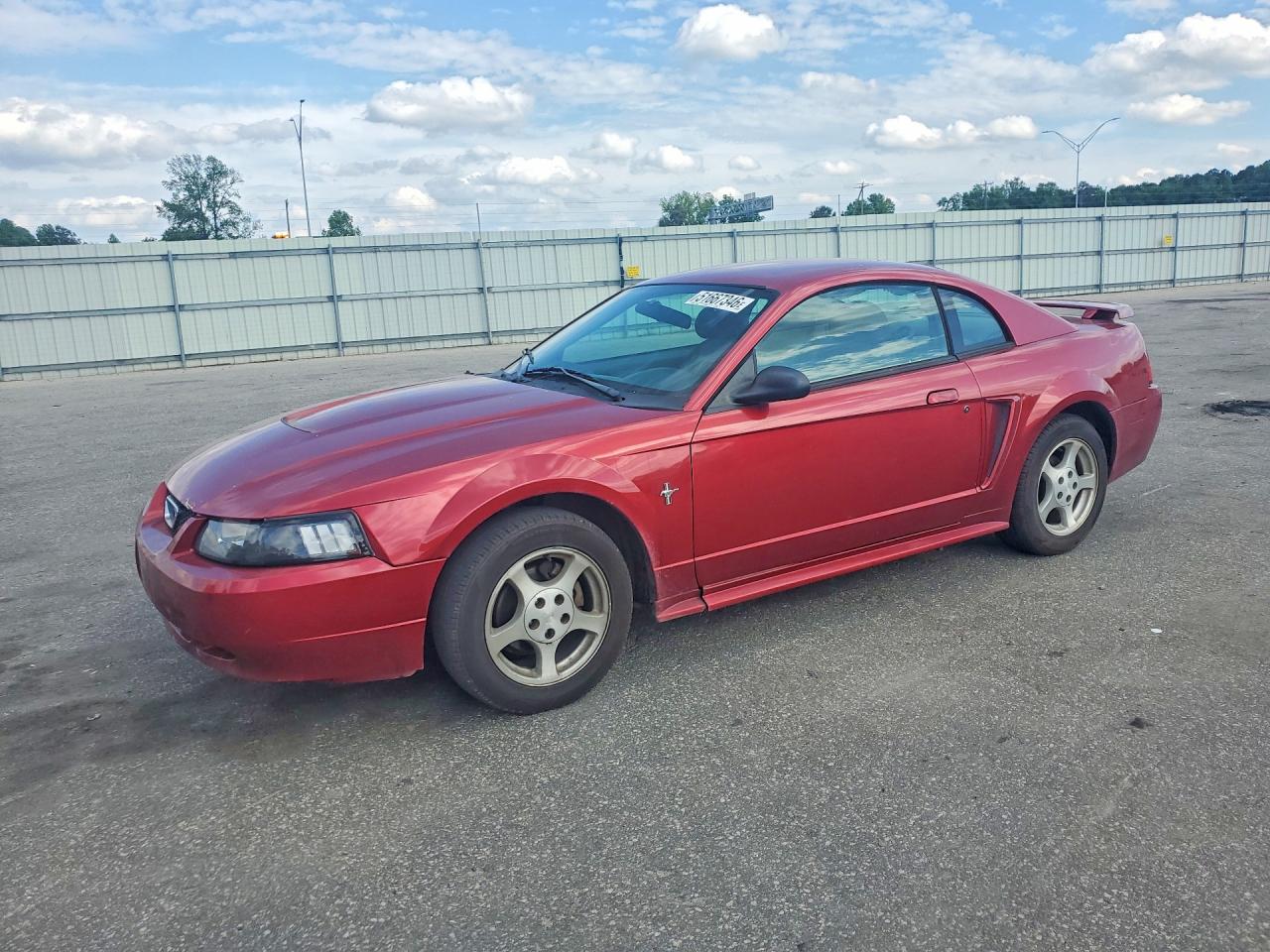 Salvage Ford Mustang Image