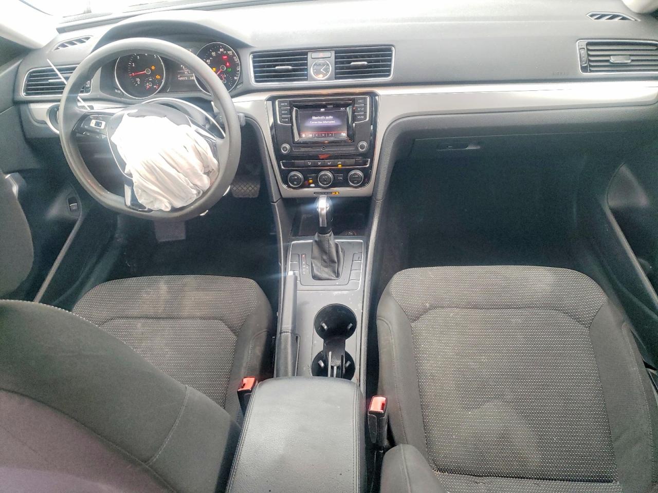 Volkswagen Passat S