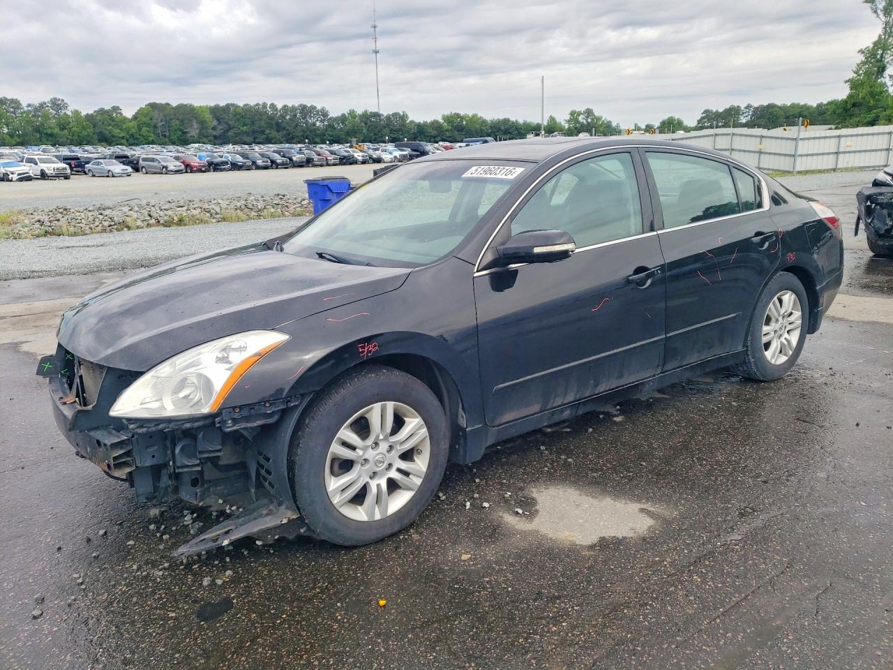 Salvage Nissan Altima Image