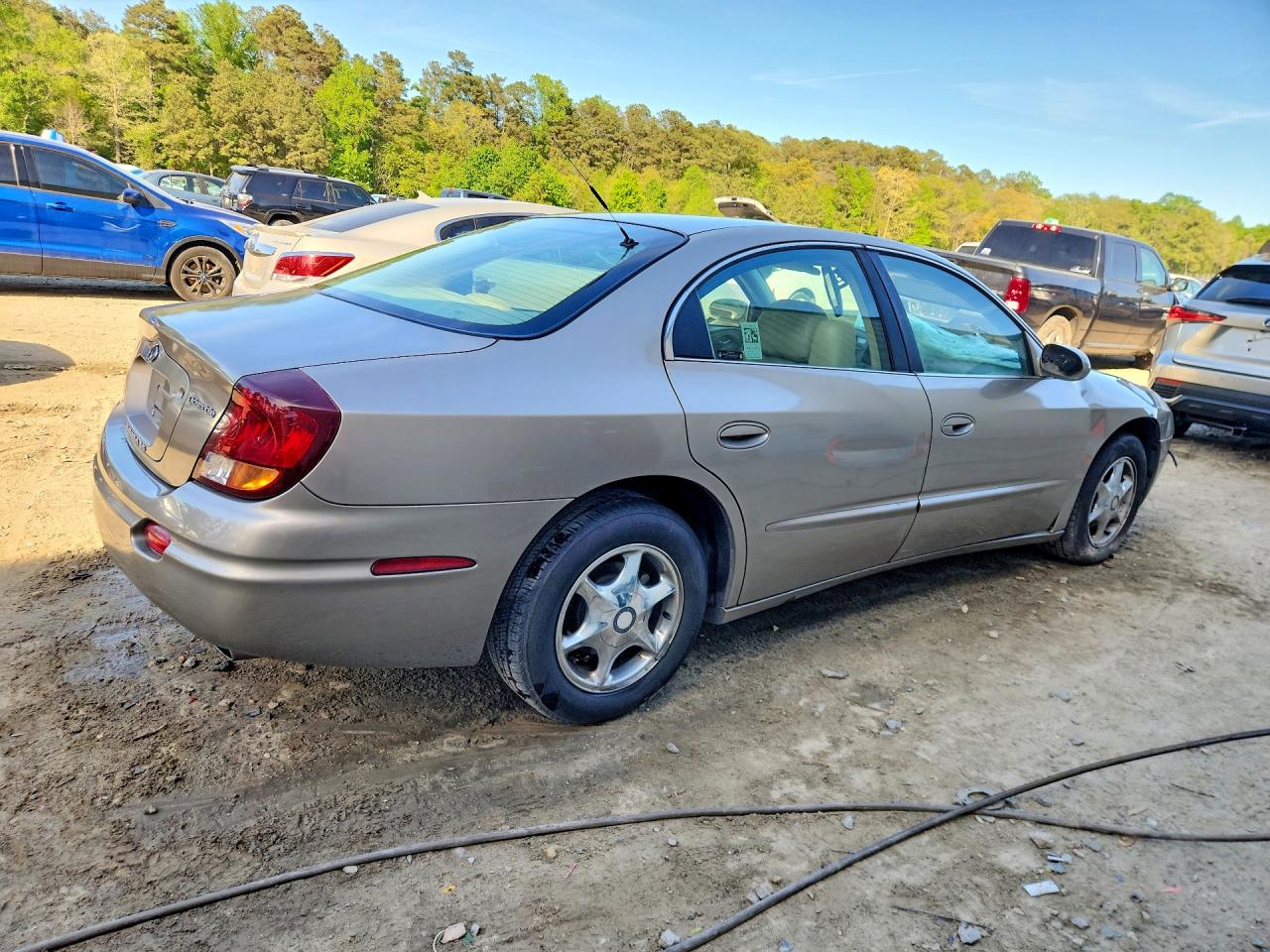 Oldsmobile Aurora