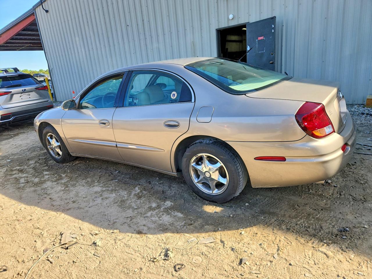 Oldsmobile Aurora
