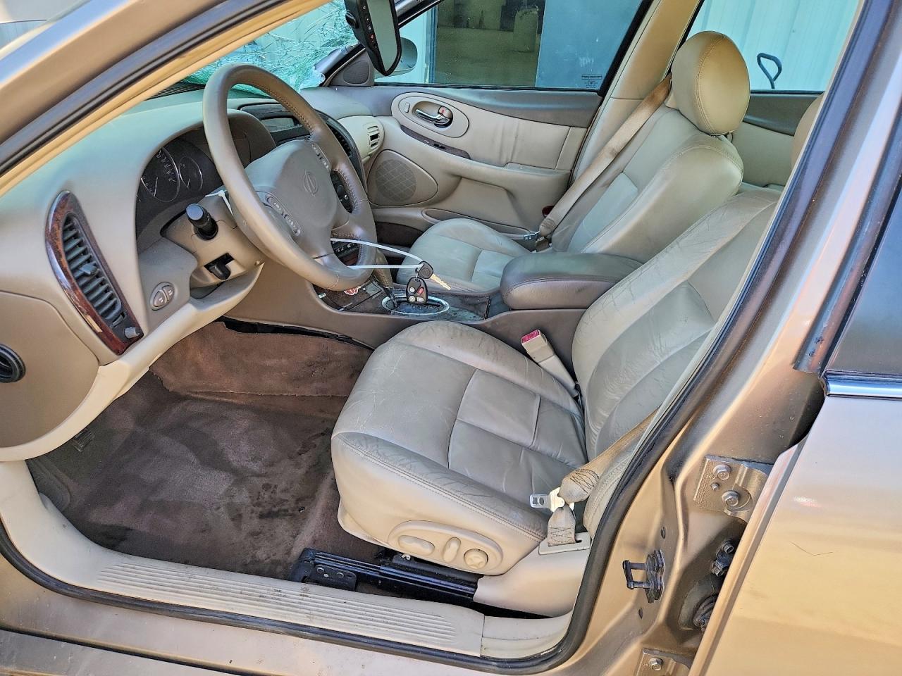 Oldsmobile Aurora