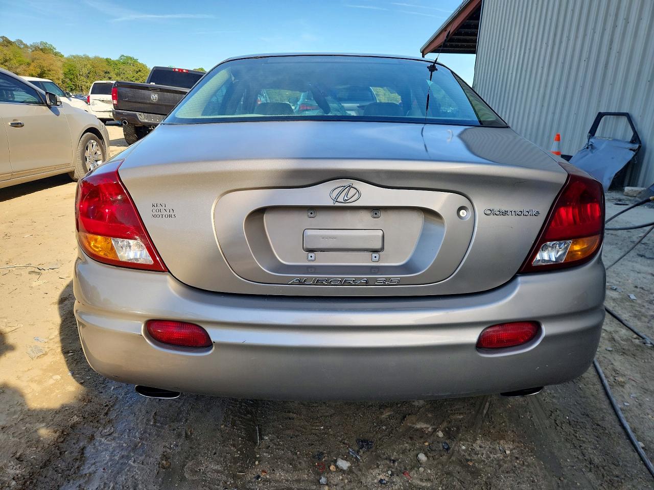 Oldsmobile Aurora