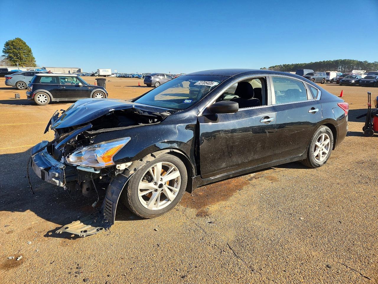 Salvage Nissan Altima Image