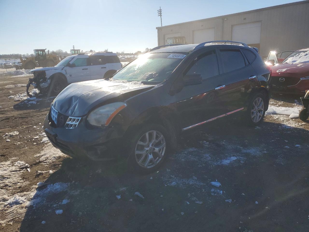 Salvage Nissan Rogue Image