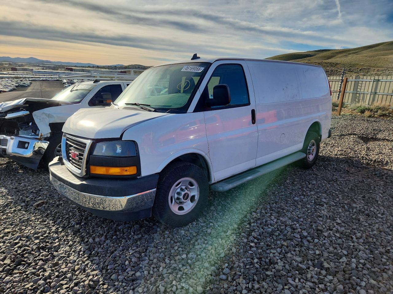 Salvage GMC Savana Image