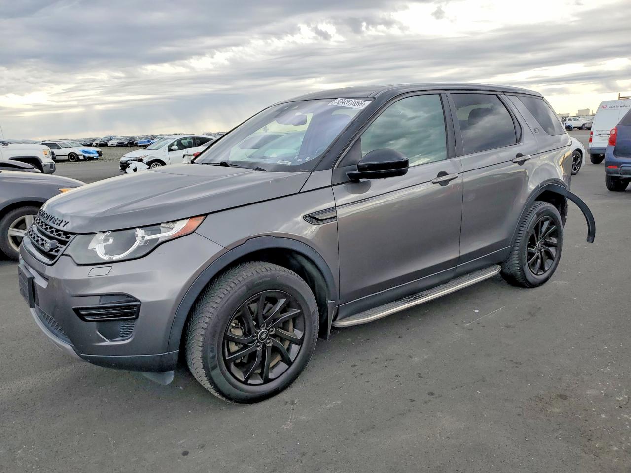 Salvage Land Rover Discovery Image