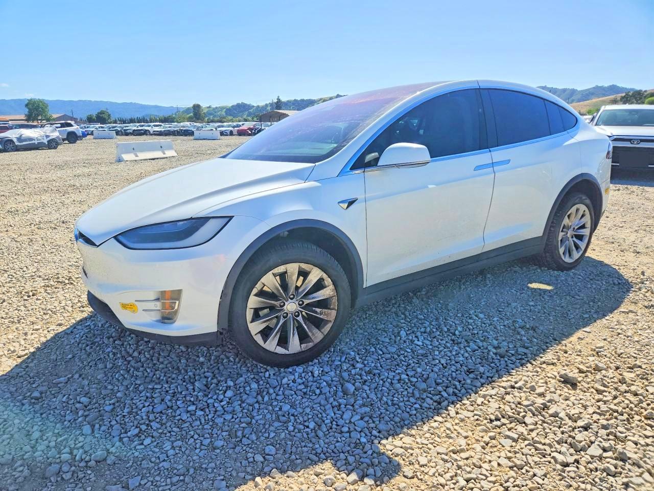 Salvage Tesla Model X Image