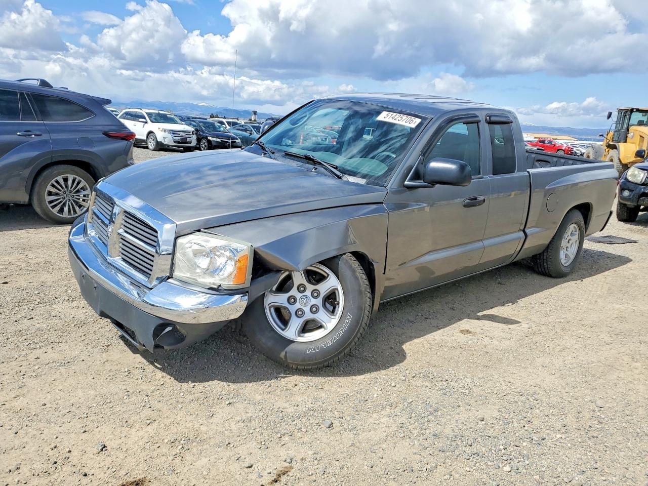 Salvage Dodge Dakota Image