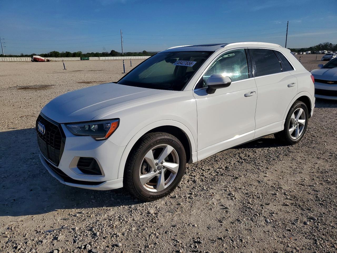 Salvage Audi Q3 Image