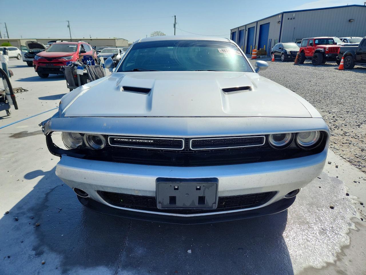 Dodge Challenger Sxt