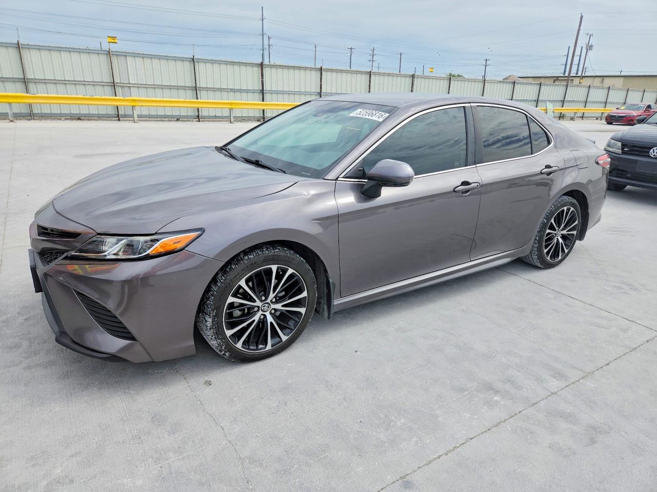 Salvage Toyota Camry Image