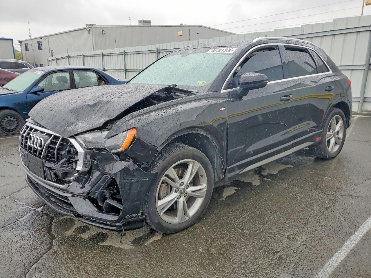 Salvage Audi Q3 Image