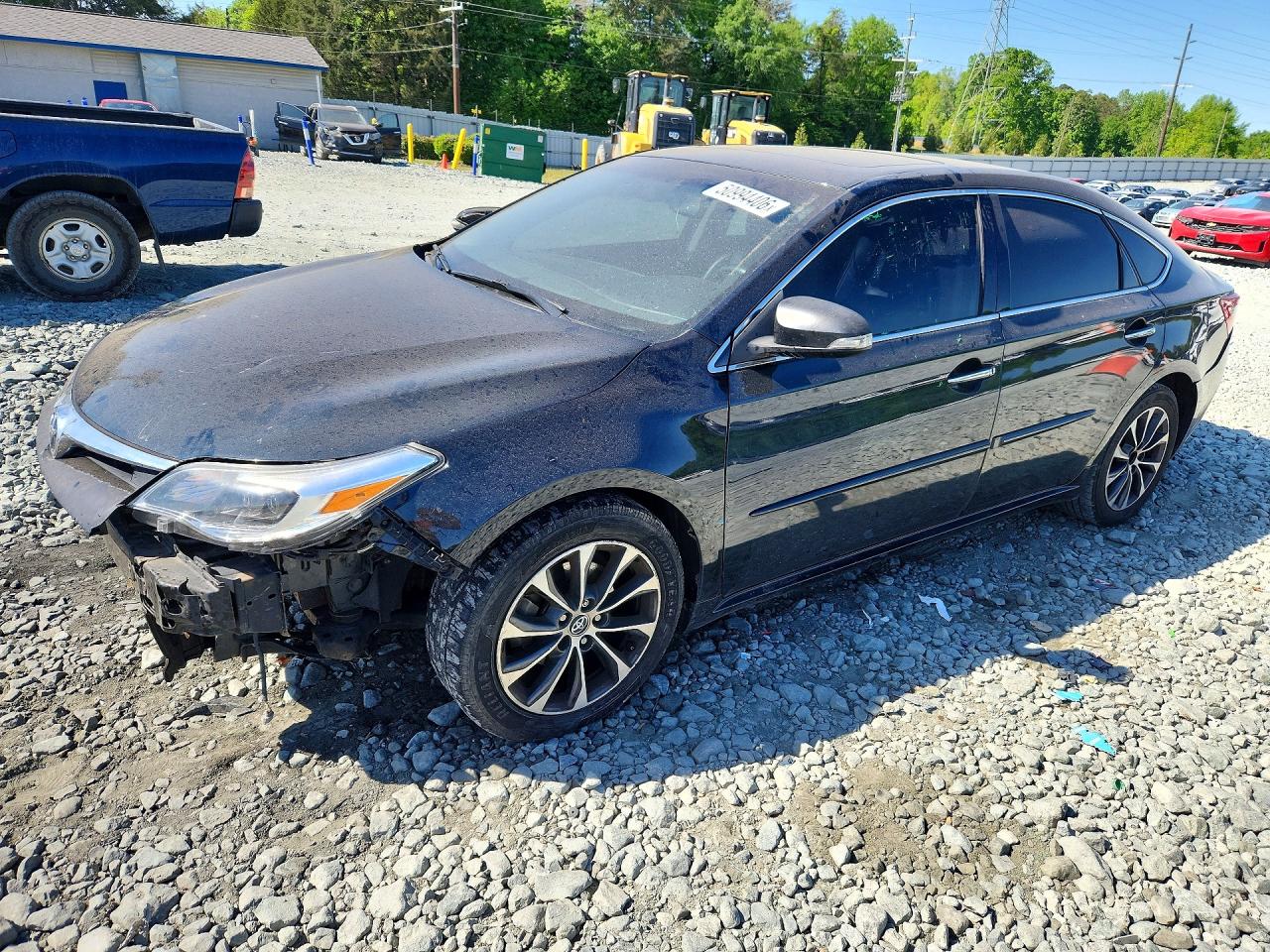 Salvage Toyota Avalon Image