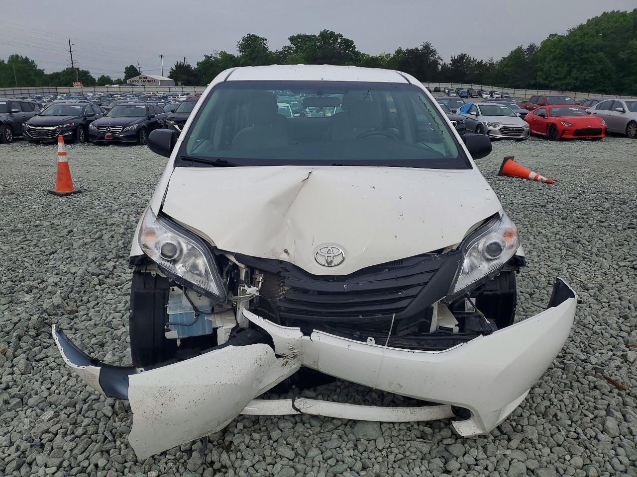 Toyota Sienna L 7-passenger
