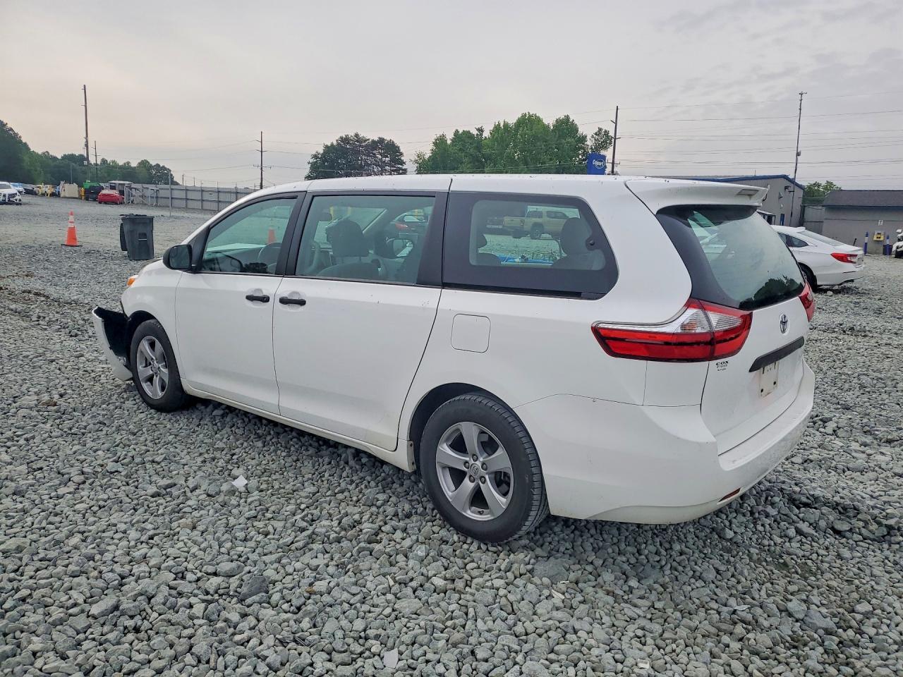 Toyota Sienna L 7-passenger