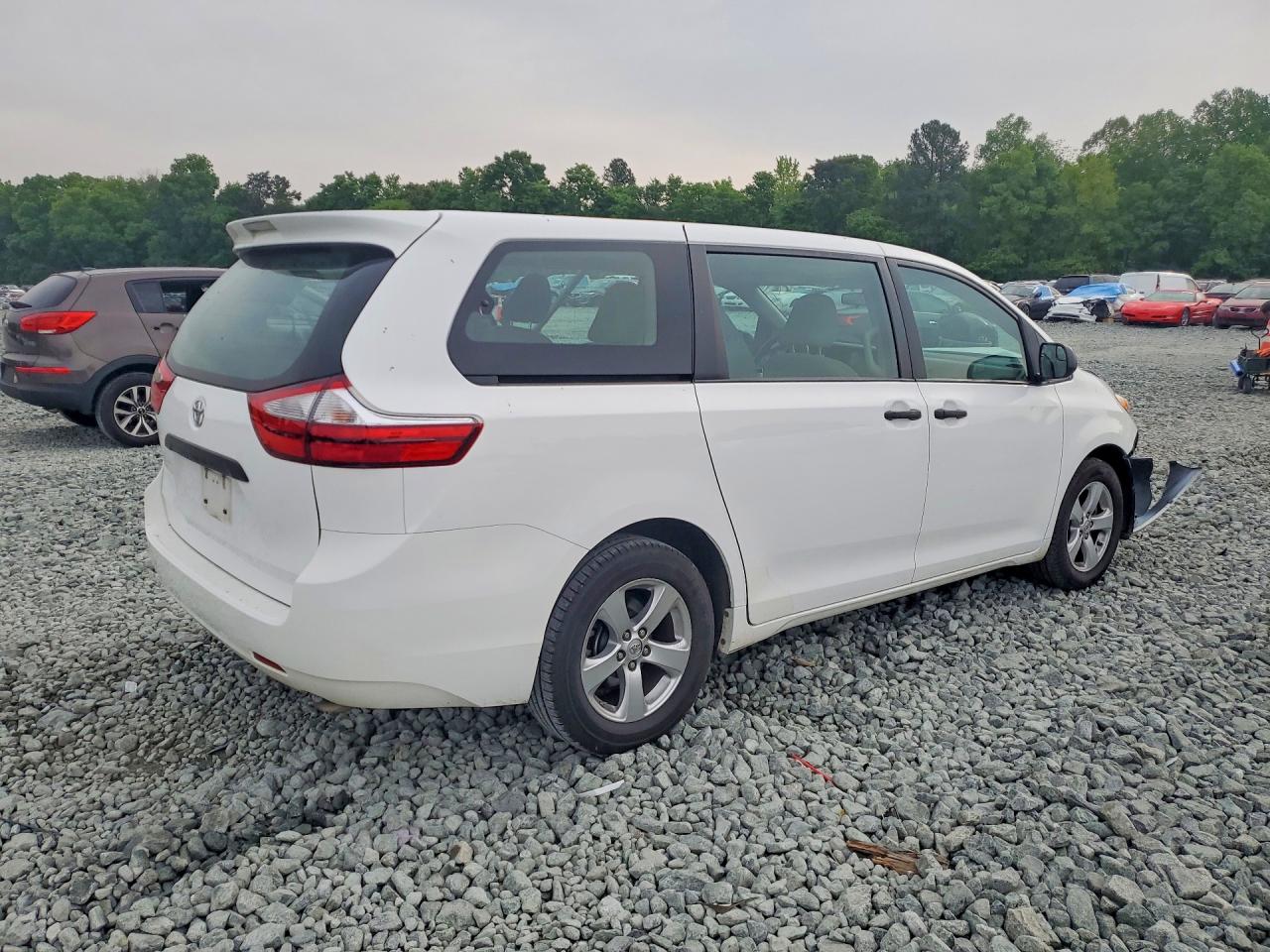 Toyota Sienna L 7-passenger