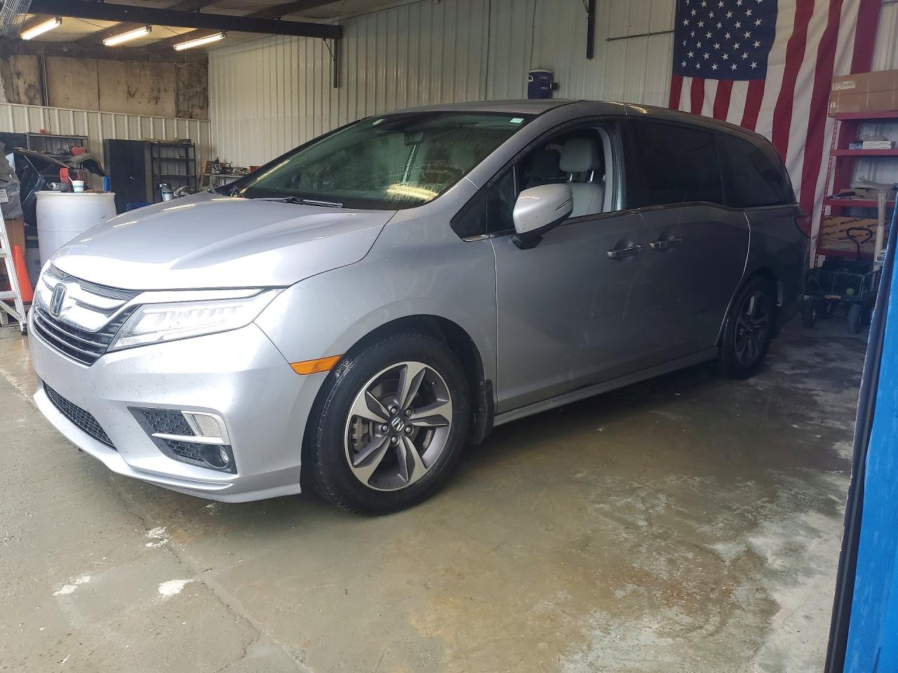 Salvage Honda Odyssey Image