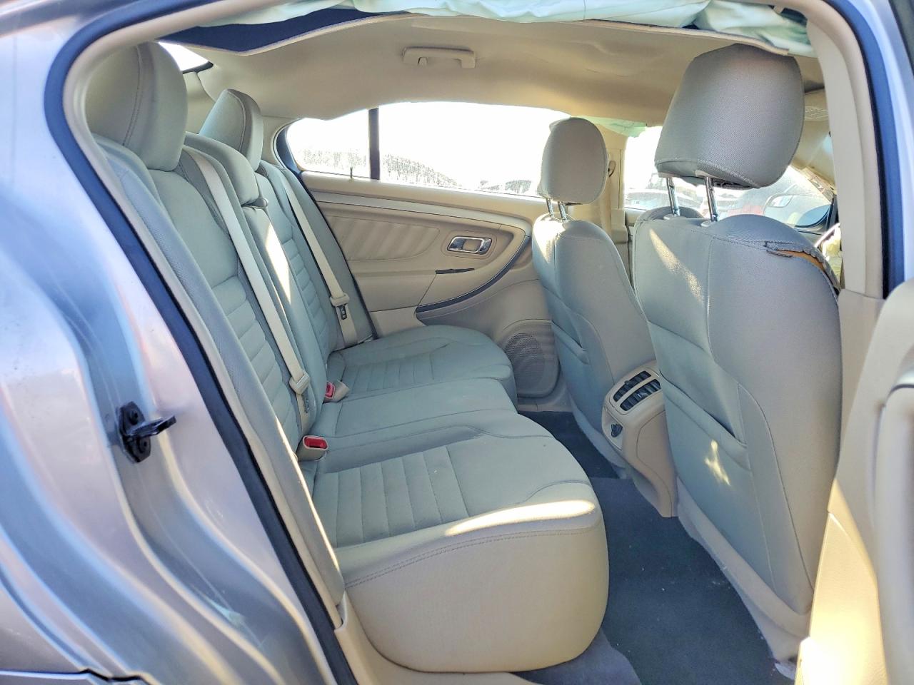Ford Taurus Se