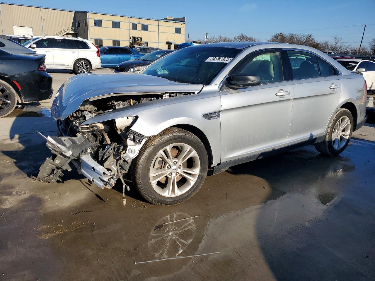 Salvage Ford Taurus Image