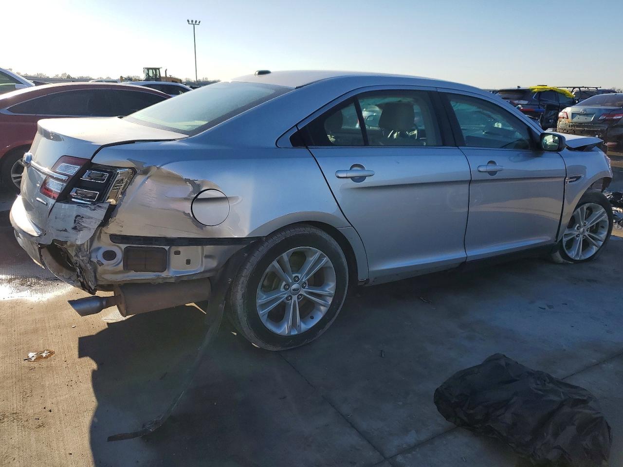 Ford Taurus Se